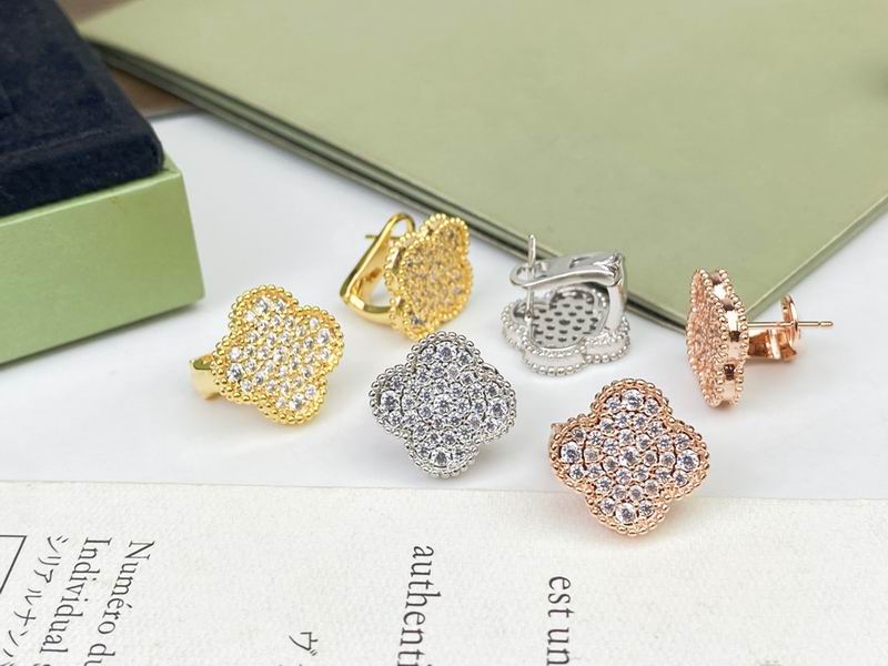 Van Cleef & Arpels earring 10yxq03